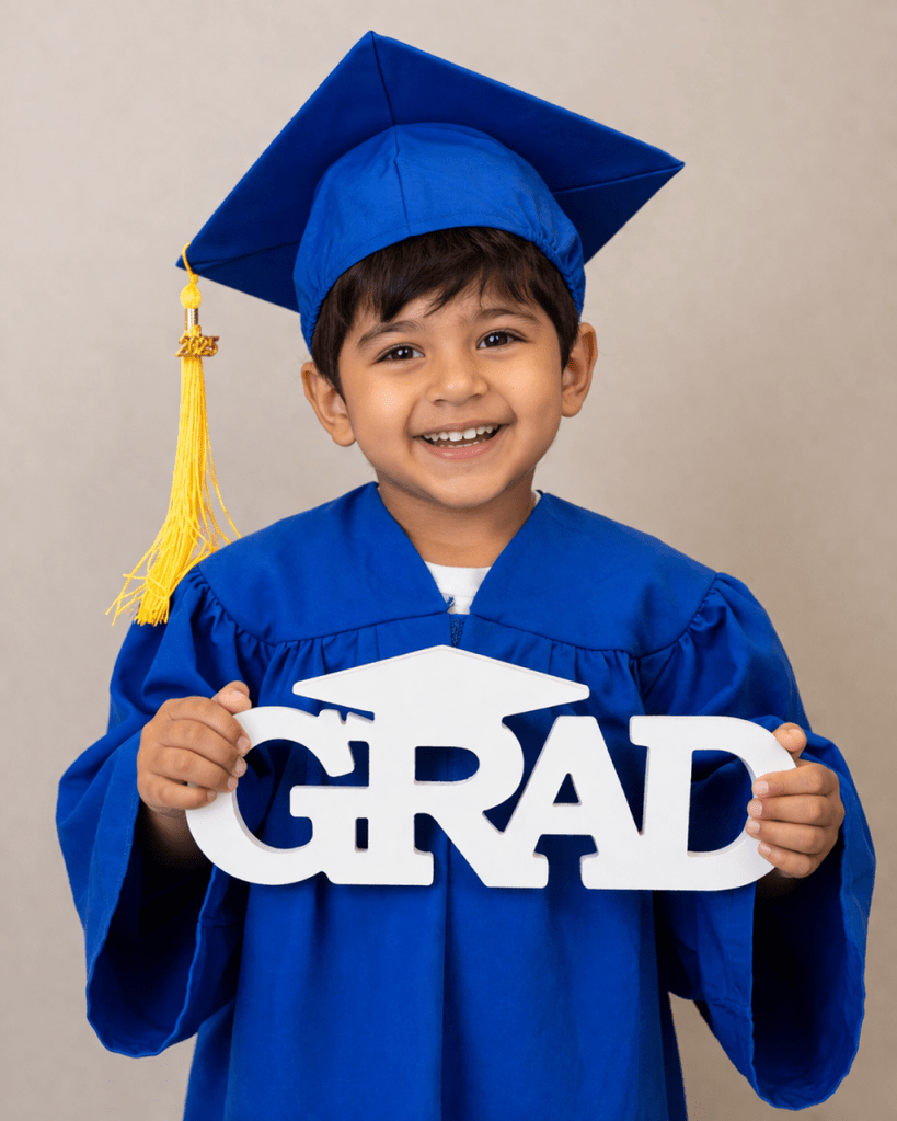Preschool Graduation Photoshoot: What to Wear&nbsp;🎓